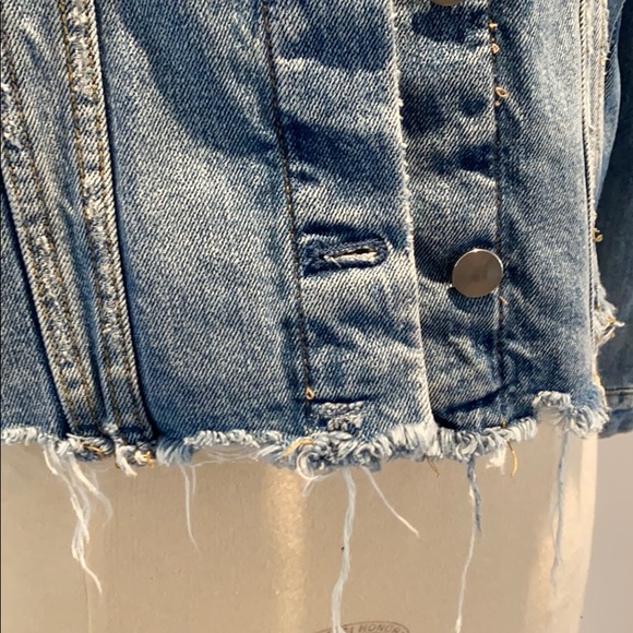 Zara by TRF Distressed Women’s Jean Jacket - Picture 2 of 7